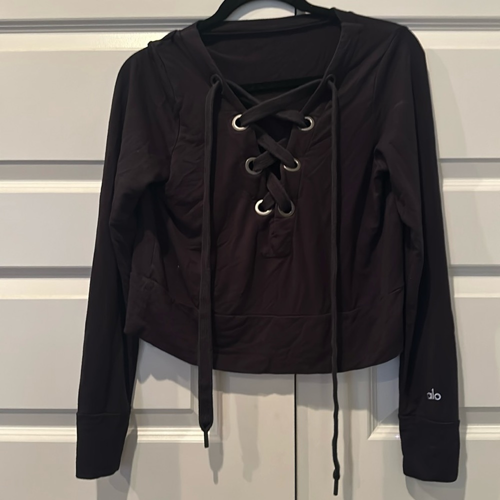 Alo black cropped lace up top